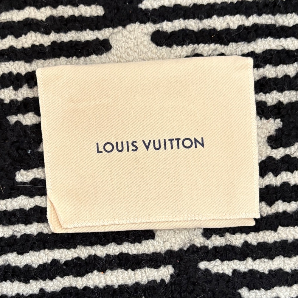 Louis Vuitton Wallet Cream Dust Bag